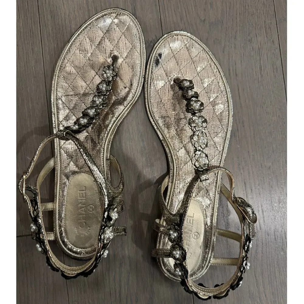 Chanel 38C Pewter Silver Oxidized Silver Thong Sandals Pearl Flower Camellia